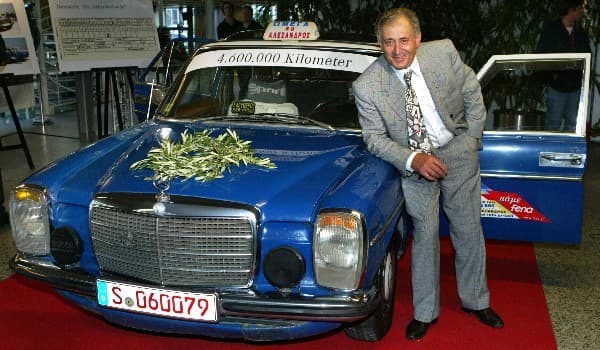 Mercedes-Benz 240D cu peste 4,6 milioane de kilometri la bord