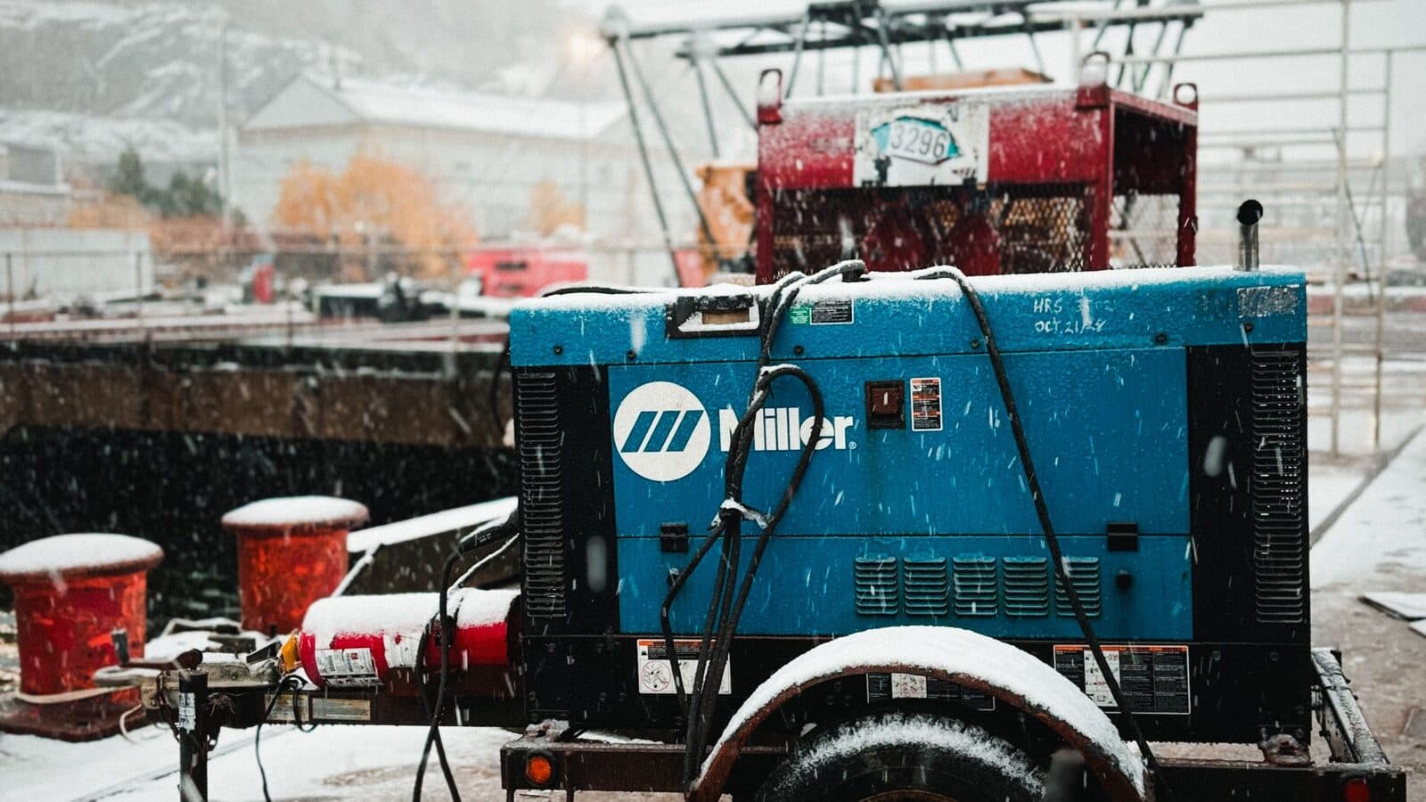 Grup electrogen industrial montat în exterior